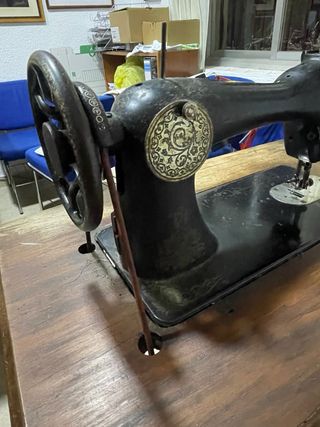 Maquina de coser singer