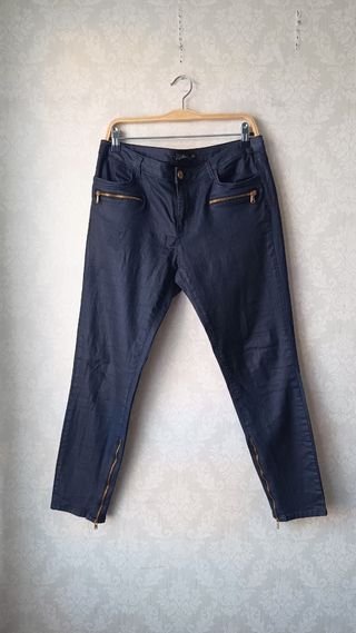 Pantalón encerado ZARA