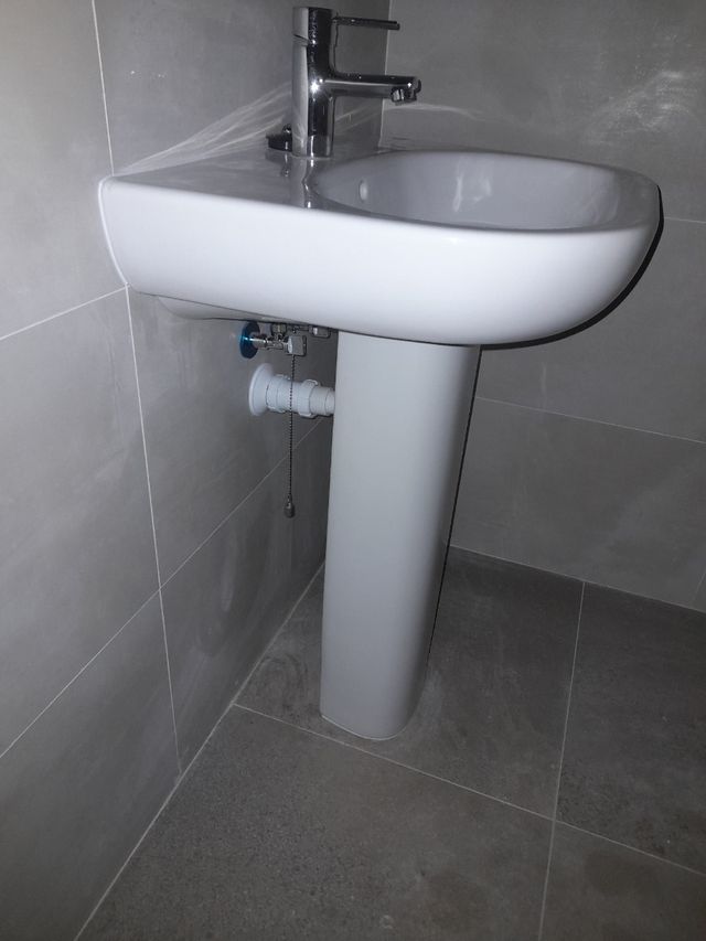 Lavabo con pedestal