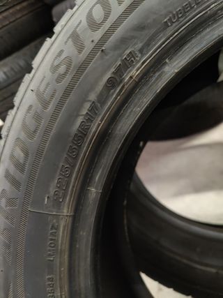 225/55R17 97H Bridgestone 