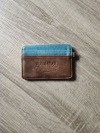 Tarjetero Pull and Bear