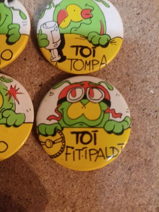 4 chapas alfiler, pin, Toi Aprobao,tompa,buapo,fit
