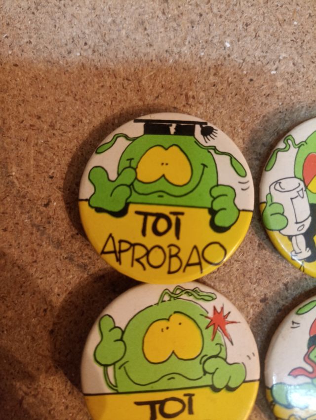 4 chapas alfiler, pin, Toi Aprobao,tompa,buapo,fit