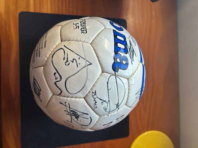 Balón firmado por Real Betis Balompié 2003/04