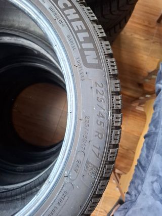Neumáticos Michelin Alpine 6 225/45 R17.