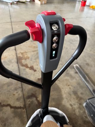 TRANSPALETA ELECTRICA EY20L