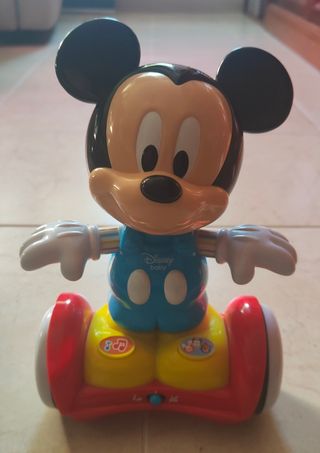 Mickey con Skateboard 