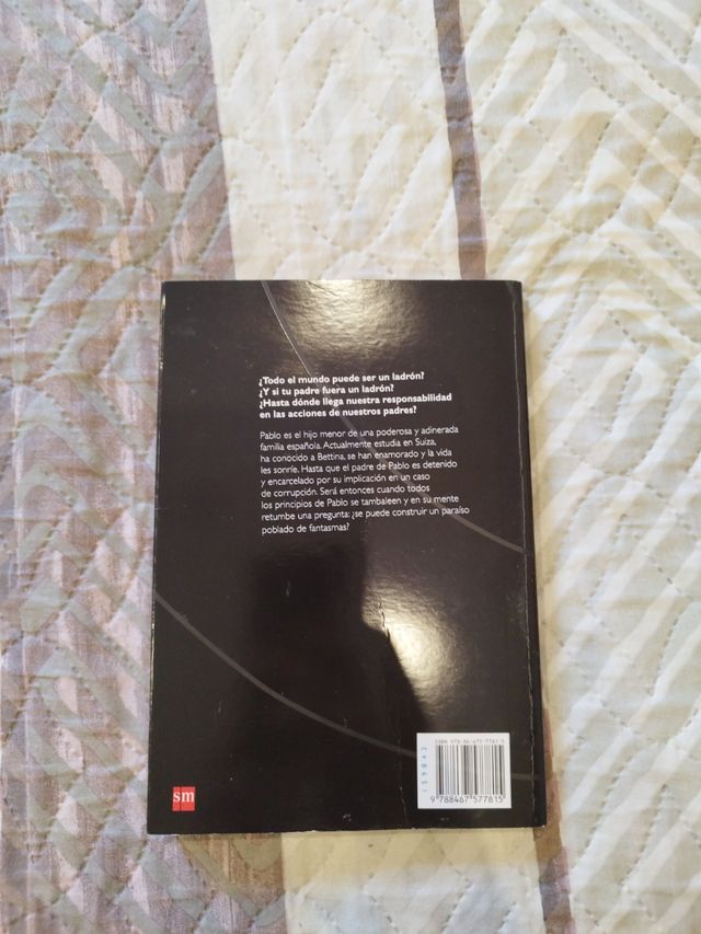 Los fantasmas del paraíso