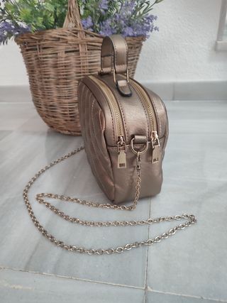 Bolso dorado acolchado mujer