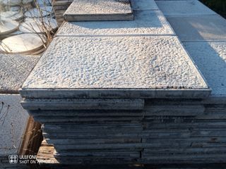 Baldosas grises o blancas