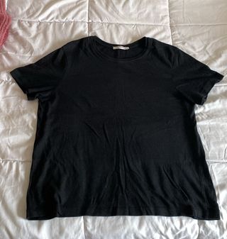 Camiseta chica zara.