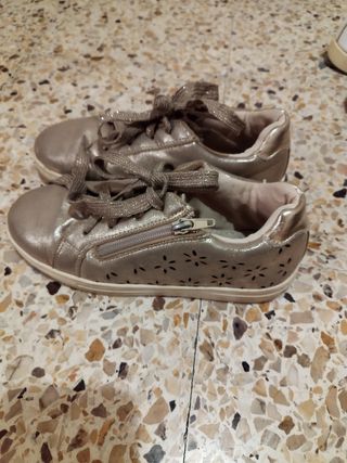 Bambas para niñas número 32 color dorados