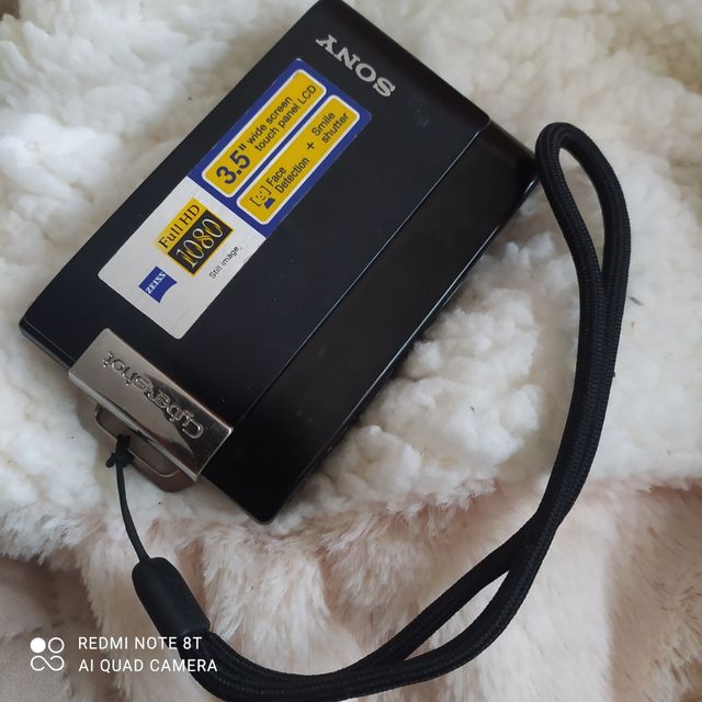 Cámara Sony DSC T200 en funcionamiento 