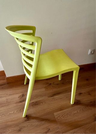 Set di 4 sedie e tavolo