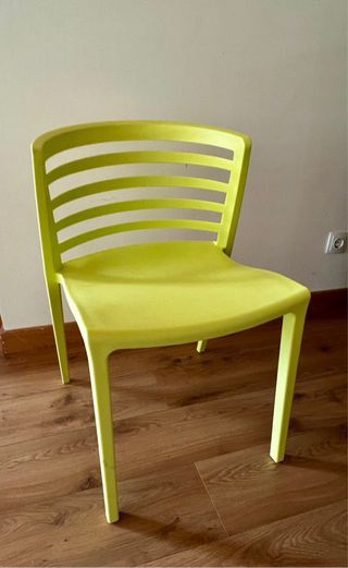 Set di 4 sedie e tavolo