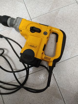 MARTILLO PERCUTOR DEWALT D25600K-QS