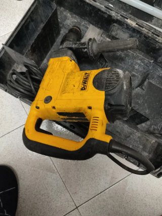 MARTILLO PERCUTOR DEWALT D25600K-QS