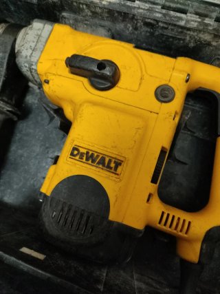 MARTILLO PERCUTOR DEWALT D25600K-QS