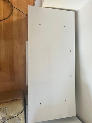 Pecera grande blanca.