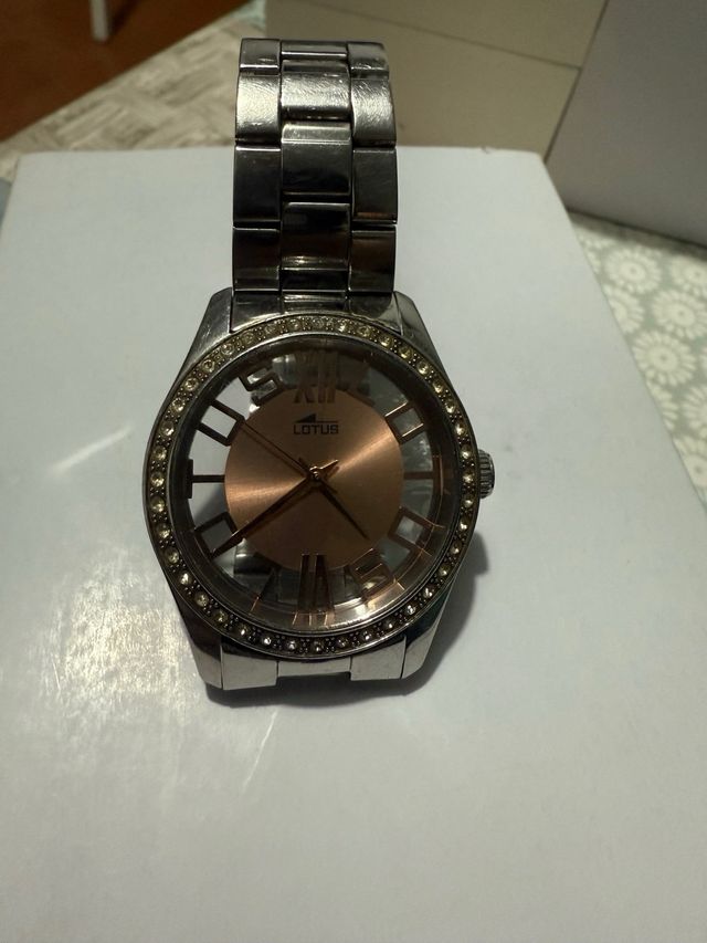 Reloj lotus