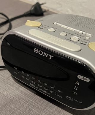 Radio - Reloj - Despertador Sony 