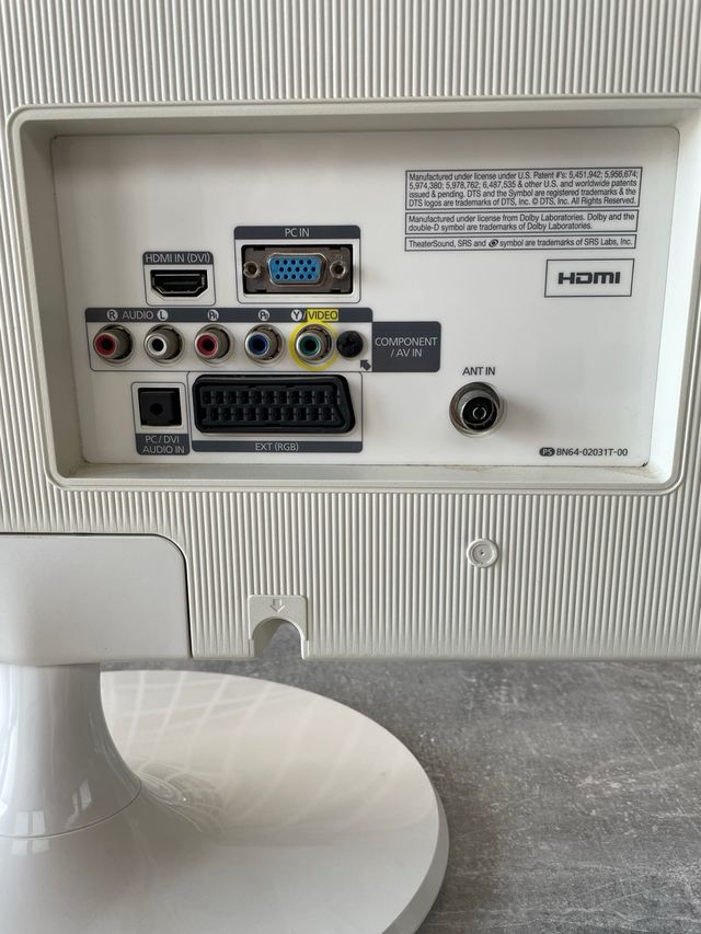 TV LED SAMSUNG T24B300