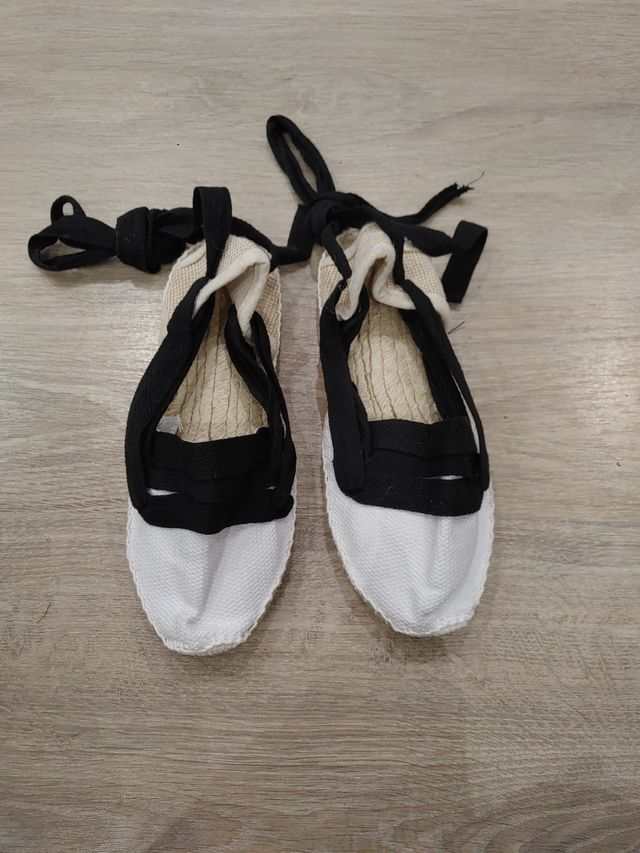 ESPARDEÑAS NUEVAS A ESTRENAR TALLA 32