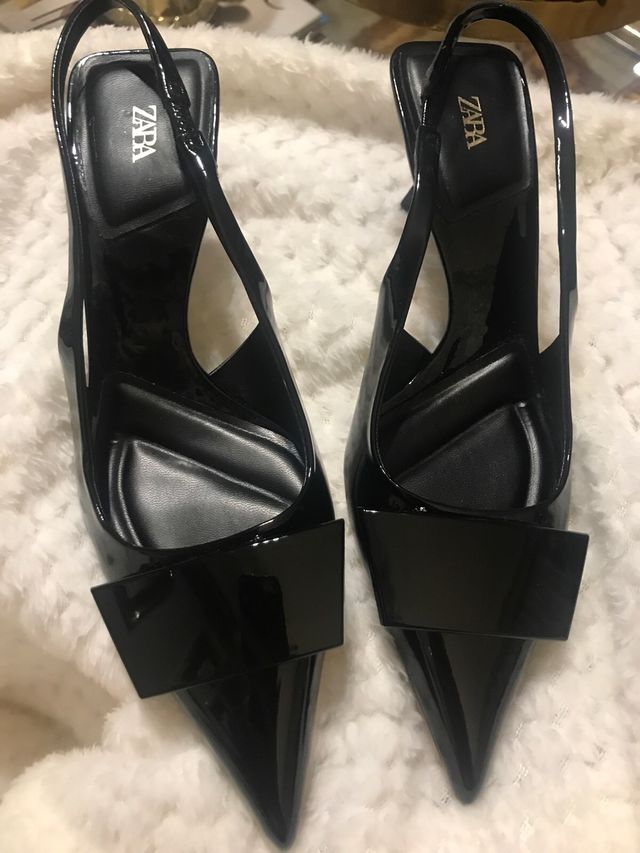 Zapatos charol negros Zara. 36