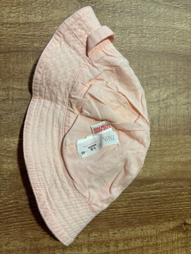 Gorro Zara para bebés de 1 a 6 meses