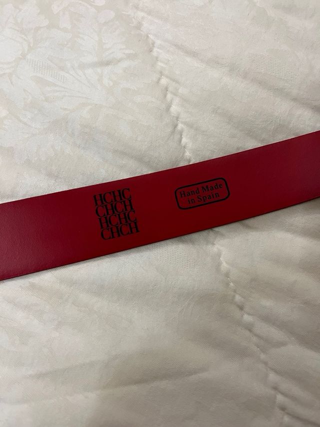 Cinturon de piel de ante marca Carolina Herrera