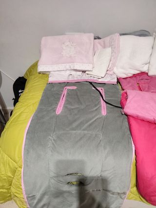 Saco de carrito de bebe mas conjunto de sabanas