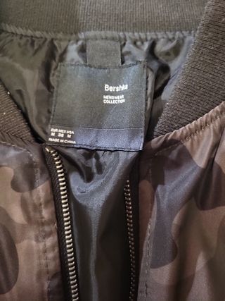 Bomber chico Talla M camuflaje Bershka 