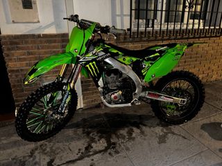Moto cros kawasaki KX F 450