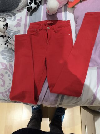 Pantalón rojo mujer 