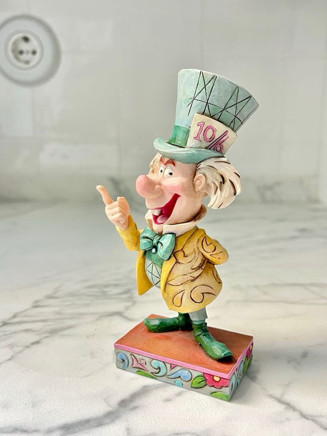 Figura Disney Jim Shore Sombrerero Alicia