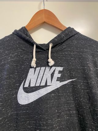 Sudadera Nike con capucha