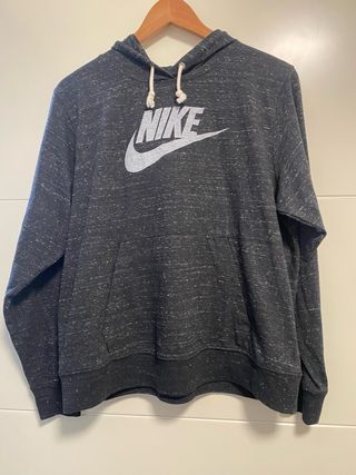 Sudadera Nike con capucha