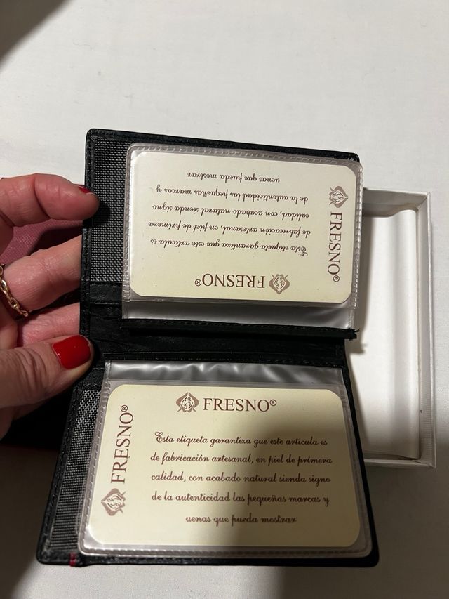 Tarjetero piel