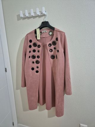Bonito chaquetón  rosa palo efecto antelina SIN ES