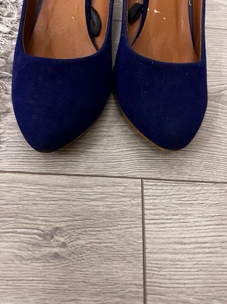 Zapatos tacón tipo salón azul klein Primark