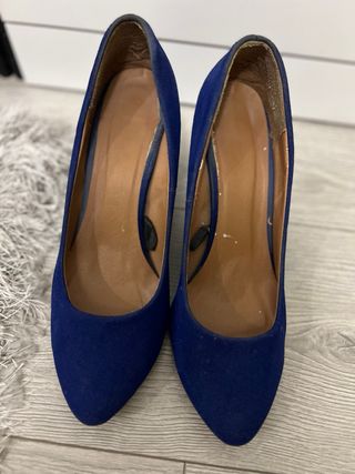 Zapatos tacón tipo salón azul klein Primark
