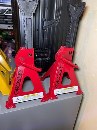 Caballetes nuevos de 3 toneladas marca voler