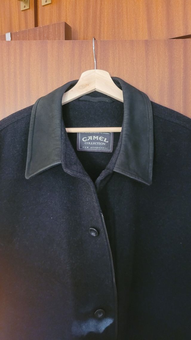 Abrigo fieltro negro CAMEL