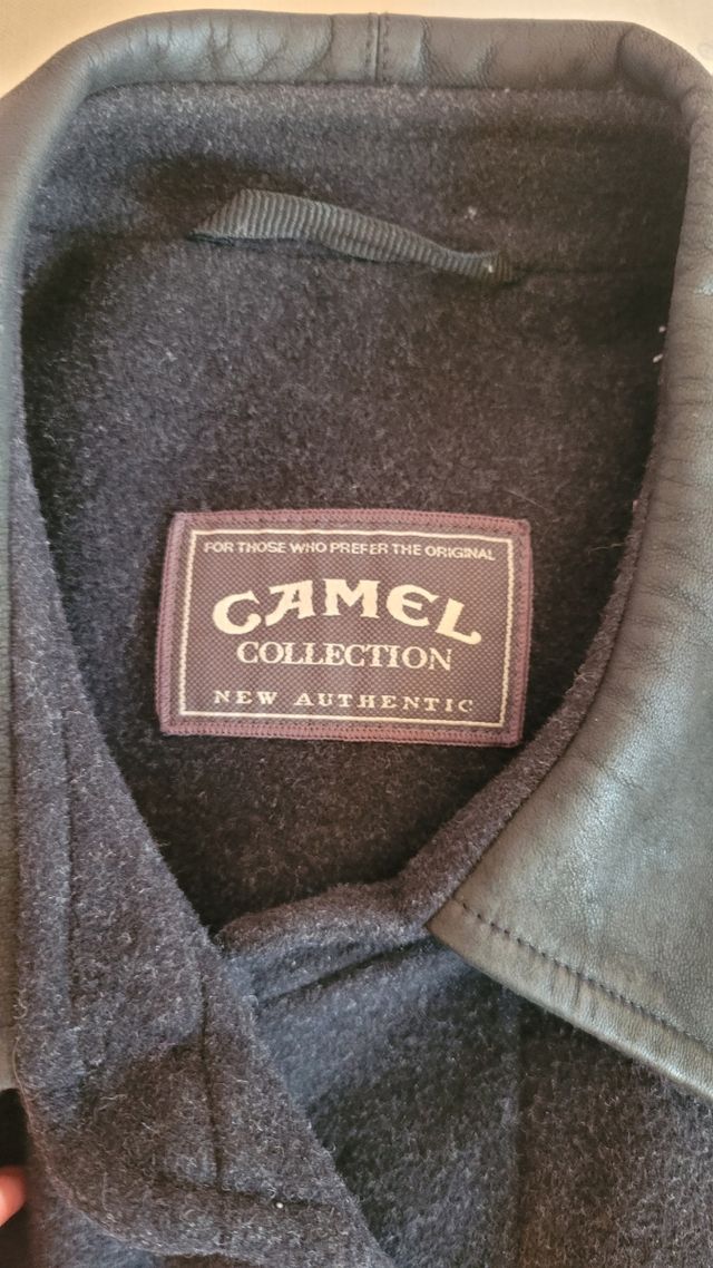Abrigo fieltro negro CAMEL