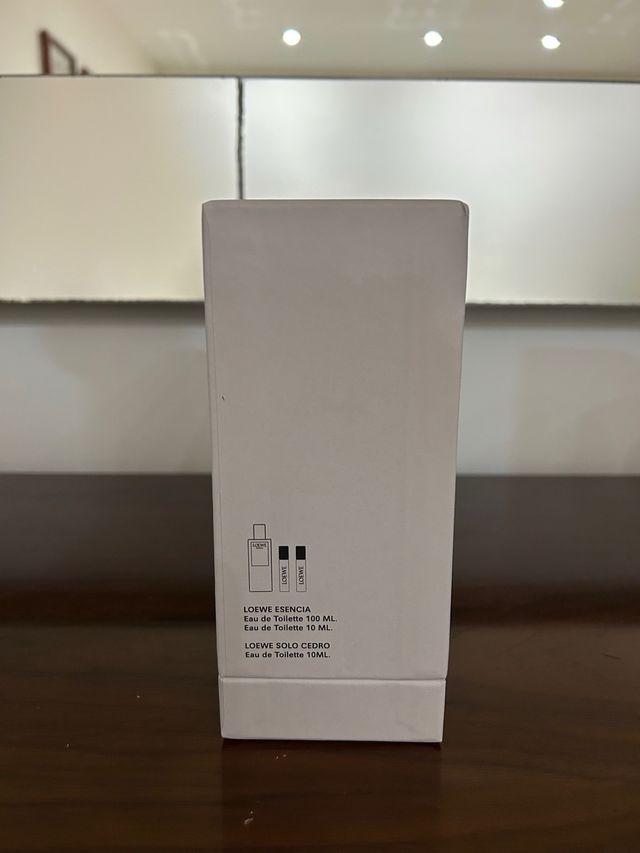 Caja vacia Toilette Esencia Loewe