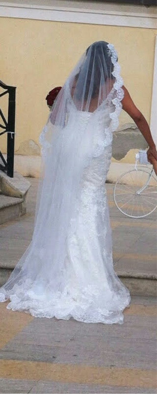 Abito da sposa nicole con velo