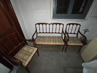 Tresillo madera+ 2 sillas