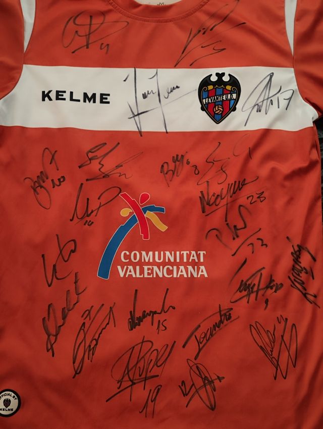 Camiseta firmada Levante 2012/13 Munua