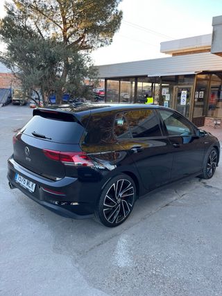 Volkswagen Golf 2024