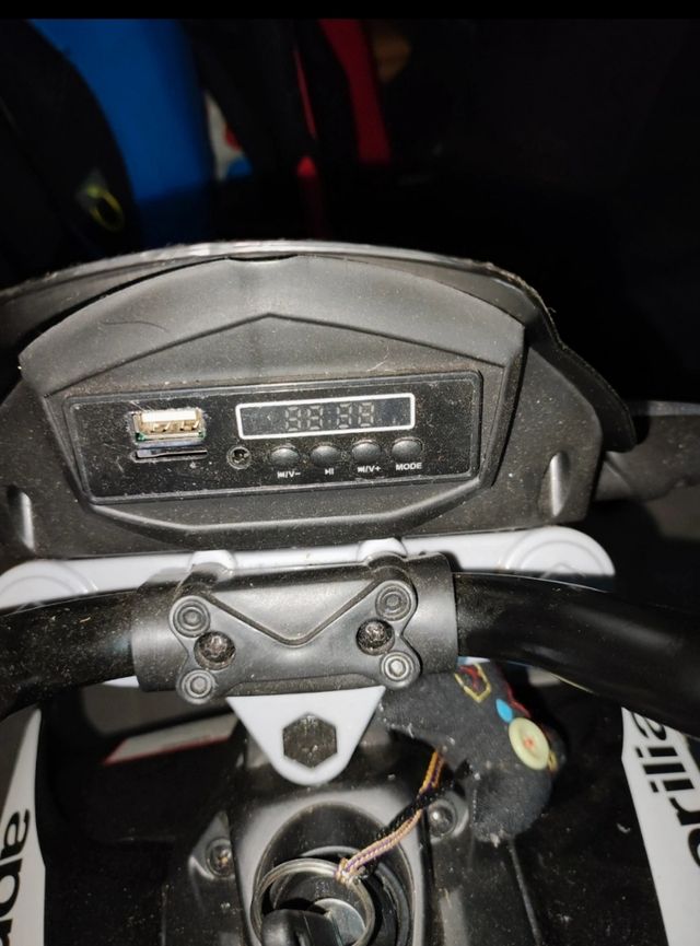 Motocicleta eléctrica Costaway Aprilia 